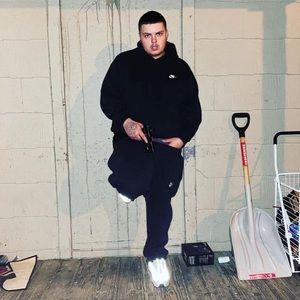 Meet your Posher, Devan